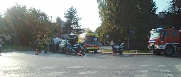 Wypadek na ulicy Godlewskiego w Mielcu. Zderzenie dwóch samochodów [ZDJĘCIA] - Zdjęcie główne
