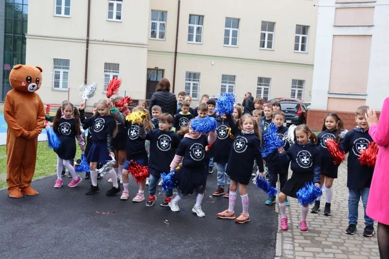 Szkoła Podstawowa nr 1 w Rzeszowie ma nowy plac zabaw. Nie tylko dla uczniów