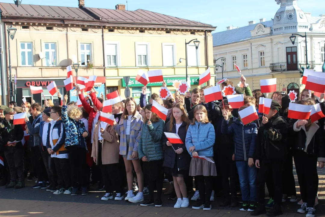 "Radosna Niepodległość" w Szkole Podstawowej nr 2 w Mielcu [ZDJĘCIA] - Zdjęcie główne