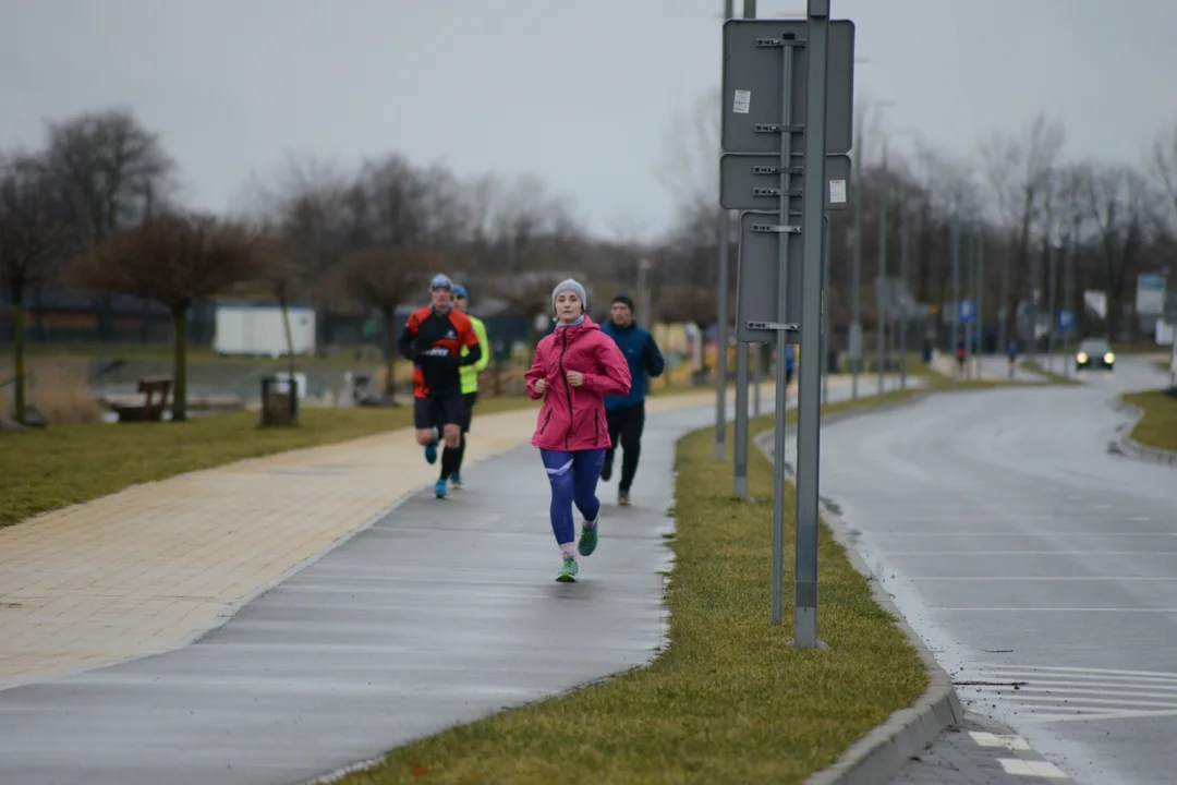 XI Bieg Zimowy wokół Jeziora Tarnobrzeskiego oraz Yeti Run Zimowy Bieg w Szortach