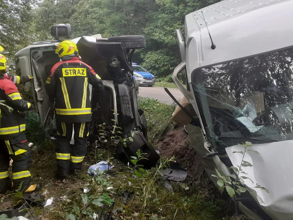 Wypadek pod Przecławiem. Dwie osoby ranne [ZDJĘCIA] - Zdjęcie główne