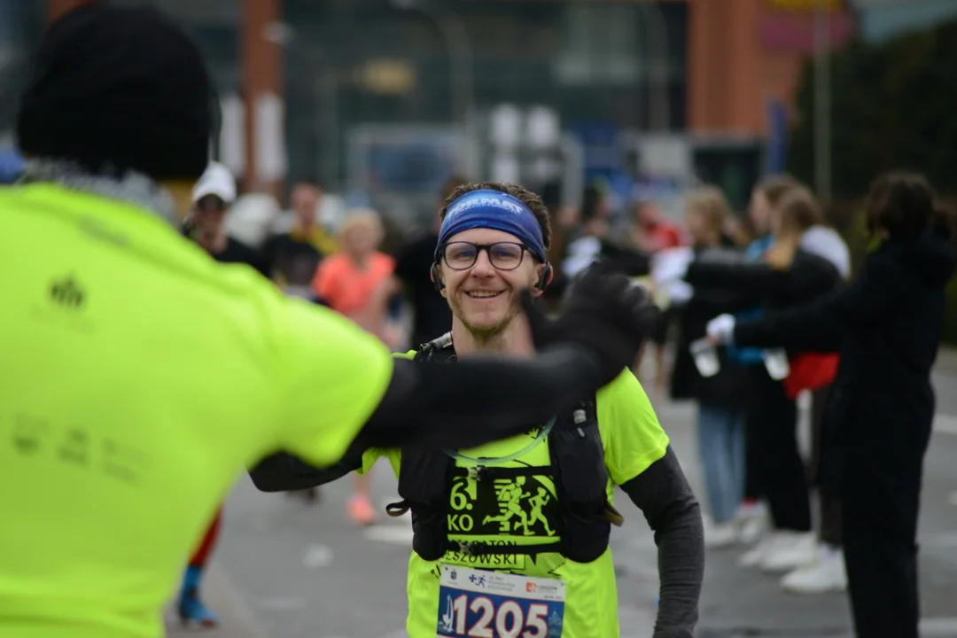 16. PKO Półmaraton Rzeszowski oraz 8. PKO Sztafeta Półmaratońska w Rzeszowie - dużo zdjęć z trasy i mety