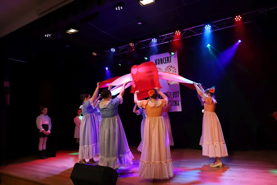 Koncert Wiosenno-Patriotyczny "Tu wszędzie jest Polska" w Chorzelowie