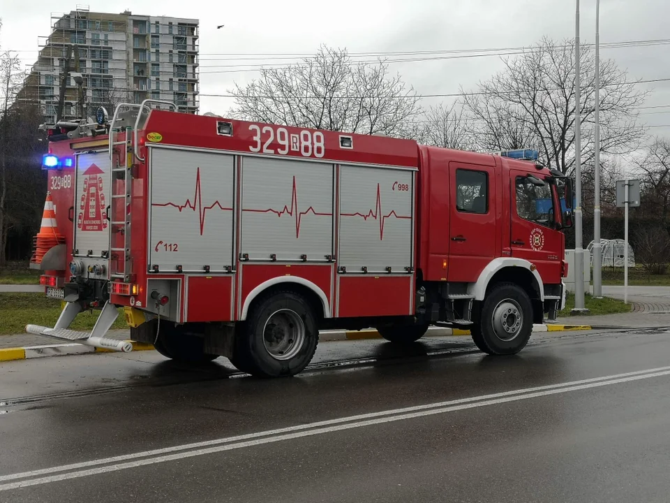 Toyota zderzyła się z autobusem MPK na ul. Strażackiej w Rzeszowie