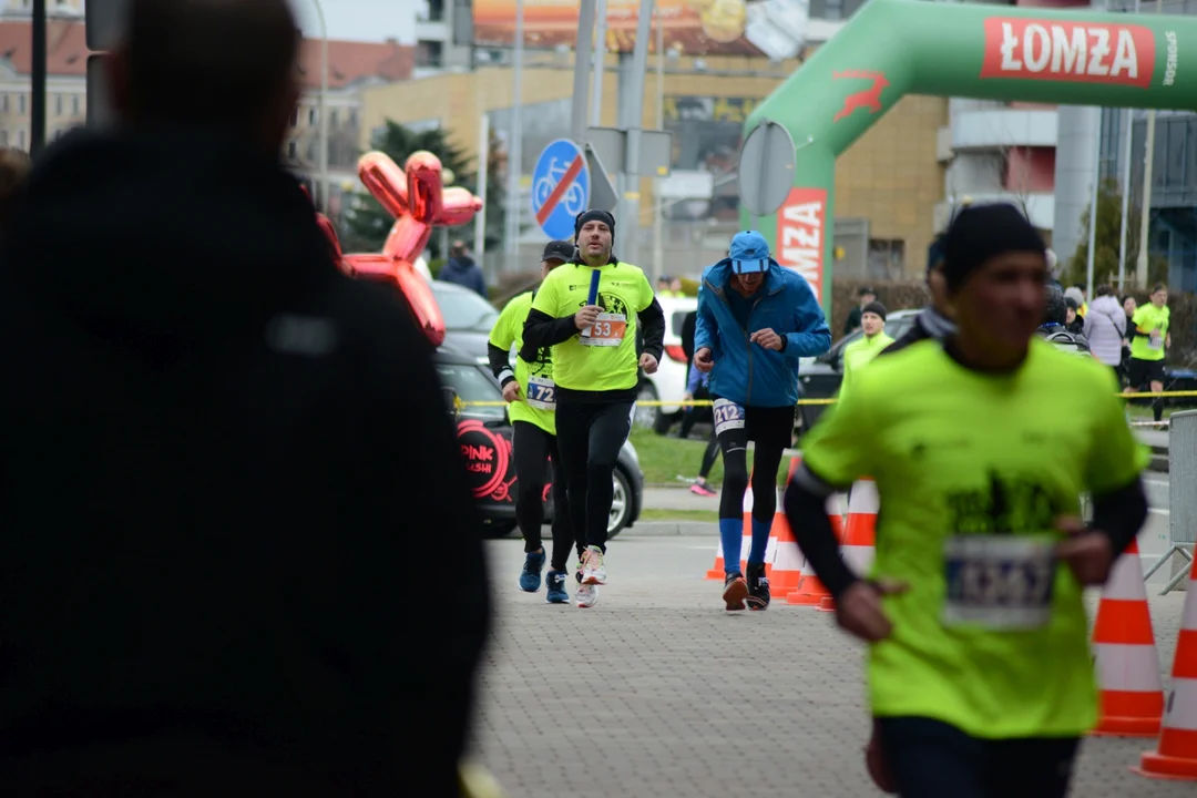 Mnóstwo biegaczy z całego regionu i nie tylko na 16. PKO Półmaratonie Rzeszowskim oraz 8. PKO Sztafecie Półmaratońskiej - zdjęcia część 2