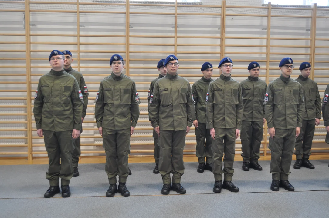 "Ślubuję wypełniania obowiązków kadeta"- ślubowanie klas wojskowych