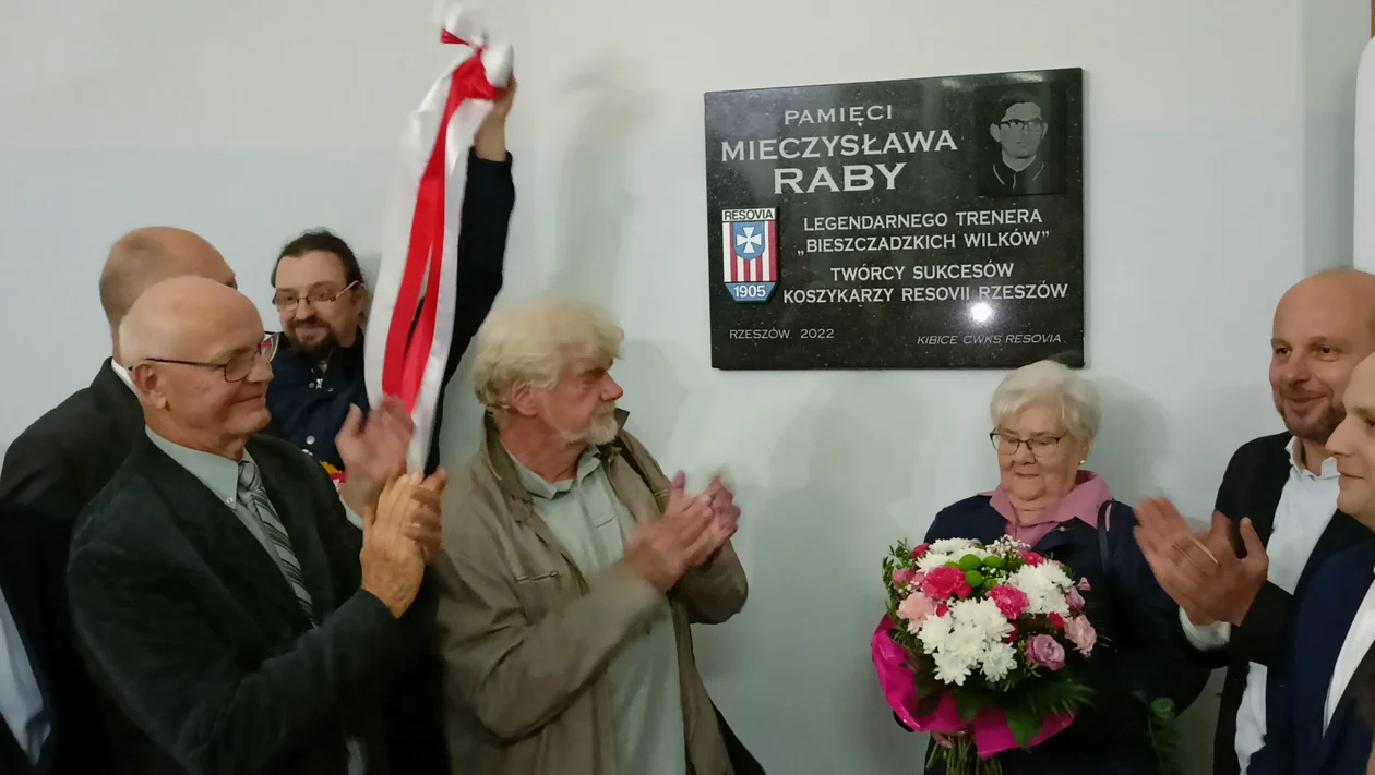 Rz24: Uroczystość nadania hali ROSiR imienia Mieczysława Raby