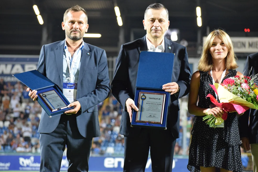 Kasia Zdziebło nagrodzona na stadionie