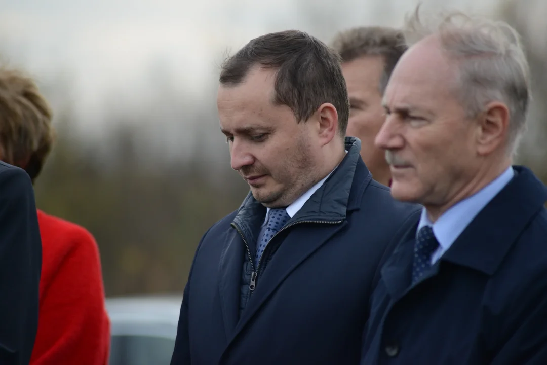 Uroczyste otwarcie obwodnicy Tarnobrzega - pierwsze pojazdy na tej drodze