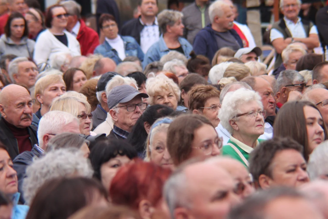 Seniorzy otrzymali klucze do miasta. Koncert Eleni rozpoczął Senioralia 2022