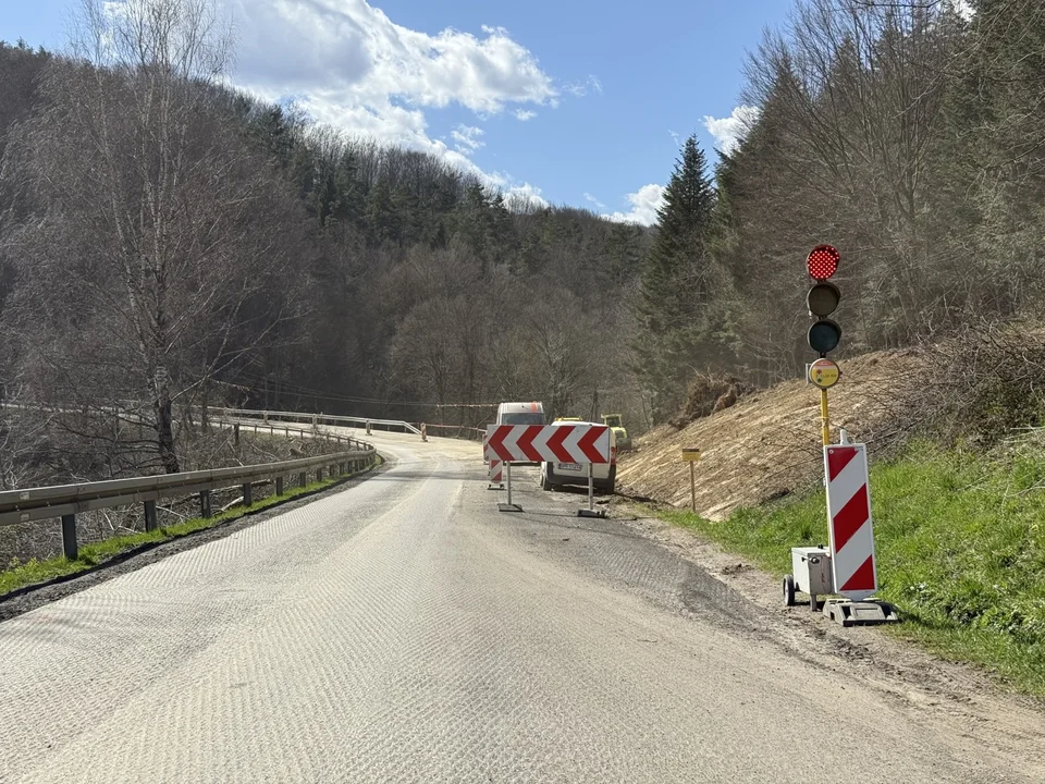 Remont drogi między Polańczykiem z Wołkowyją