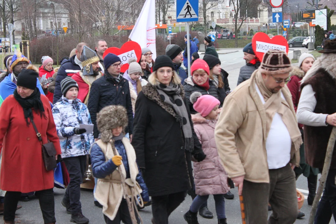 Orszak Trzech Króli w Rzeszowie. Kolęda pokoju z Zalesia do Katedry Rzeszowskiej