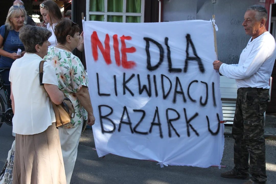 Balcerek oddany w ręce dewelopera? Protest sprzedawców