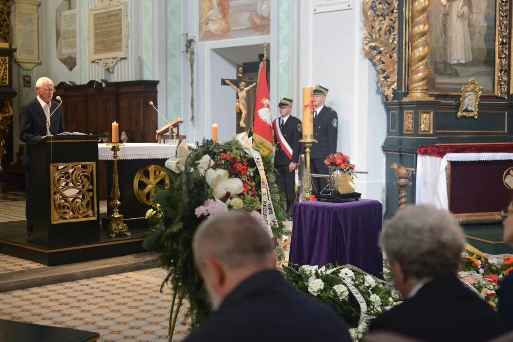 Ostatnia droga założycielki i długoletniej prezes Uniwersytetu Trzeciego Wieku w Tarnobrzegu - Krystyny Frąszczak