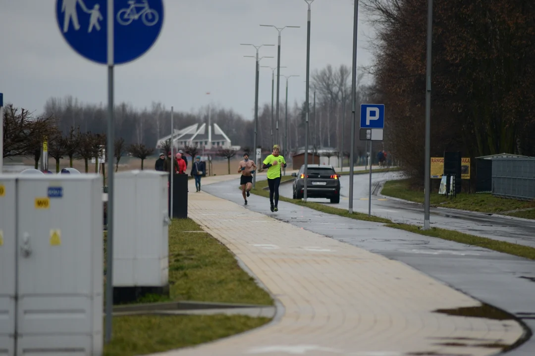 XI Bieg Zimowy wokół Jeziora Tarnobrzeskiego oraz Yeti Run Zimowy Bieg w Szortach