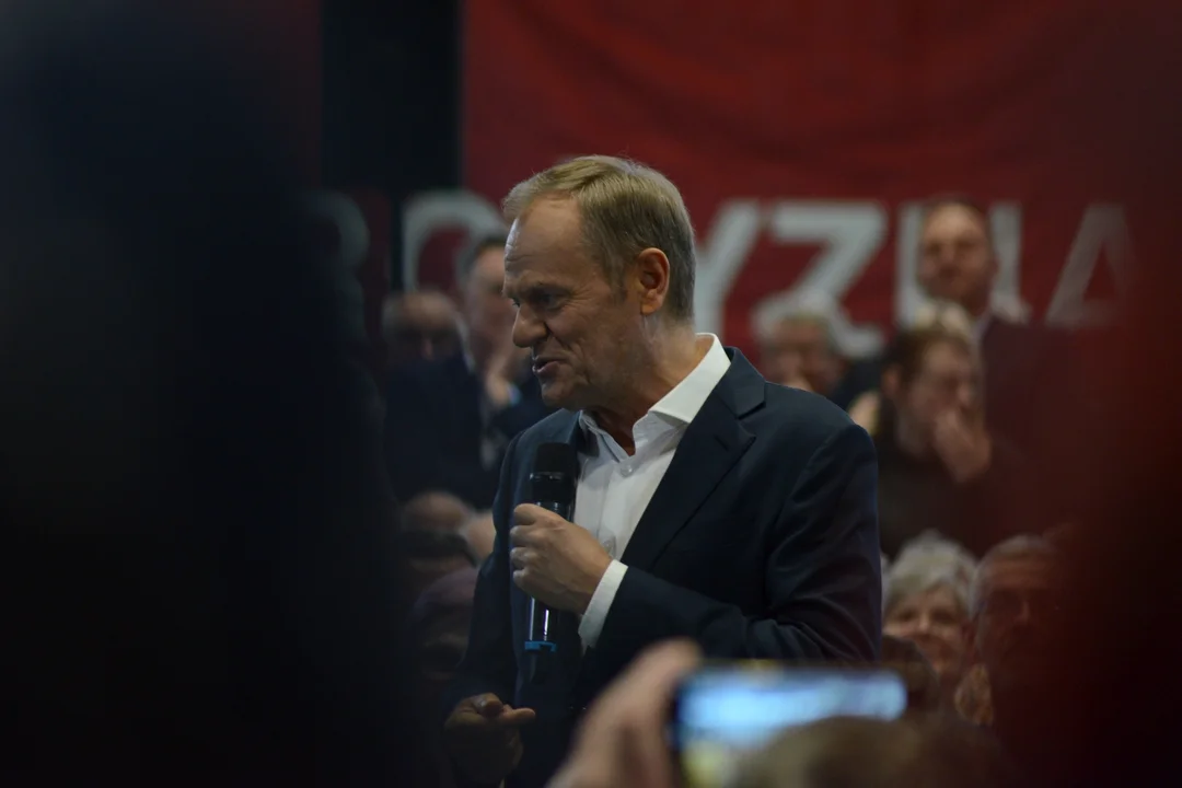 Donald Tusk w Tarnobrzegu. Tłumy mieszkańców na spotkaniu