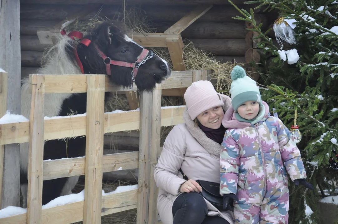 Kiermasz bożonarodzeniowy na radomyskim rynku