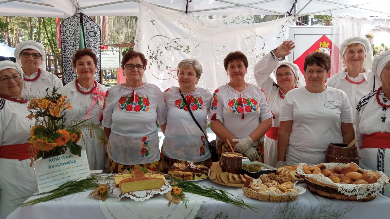 KGW Wola Raniżowska i KGW Mazury na festiwalu w Stalowej Woli