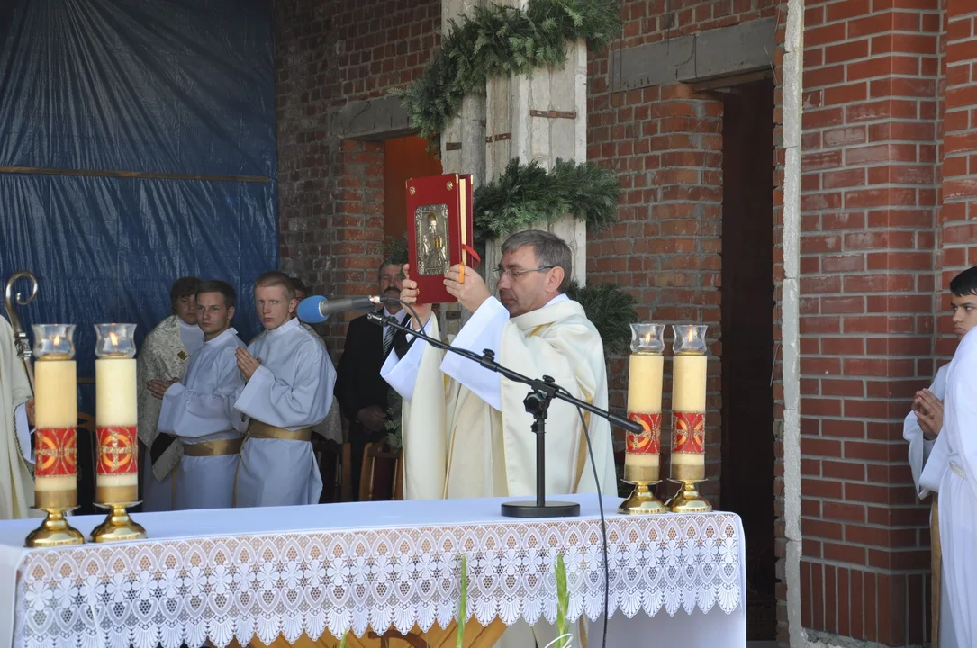 Wmurowanie kamienia węgielnego w kościół w Woli Mieleckiej