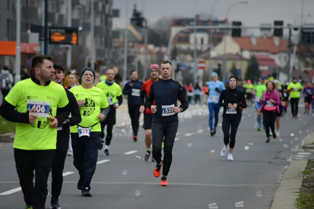 16. PKO Półmaraton Rzeszowski oraz 8. PKO Sztafeta Półmaratońska w Rzeszowie - dużo zdjęć z trasy i mety