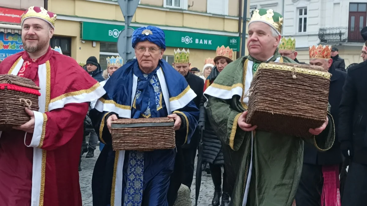 Tłumy na Orszaku Trzech Króli w Mielcu [ZDJĘCIA]