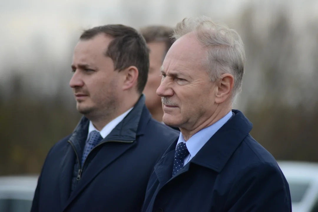 Uroczyste otwarcie obwodnicy Tarnobrzega - pierwsze pojazdy na tej drodze
