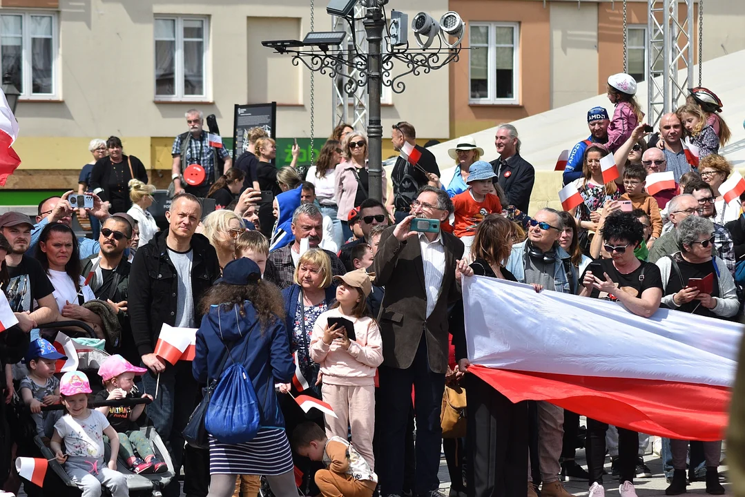 Obchody Dnia Flagi Rzeczypospolitej Polskiej na Rynku w Rzeszowie