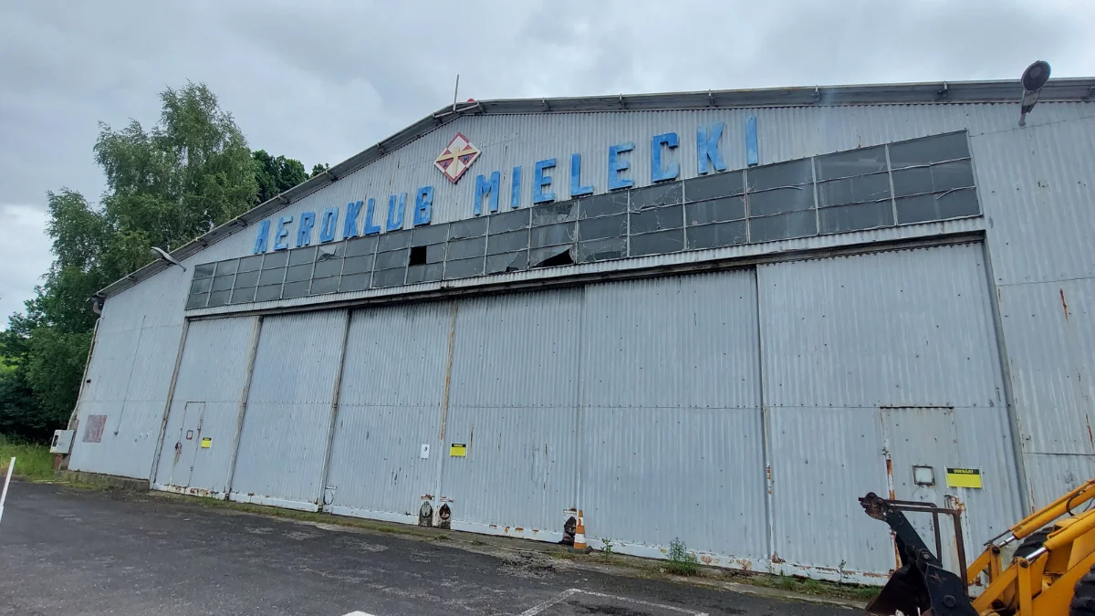 Hangar Aeroklubu w ruinie. Co dalej z legendarnym budynkiem? [ZDJĘCIA] - Zdjęcie główne