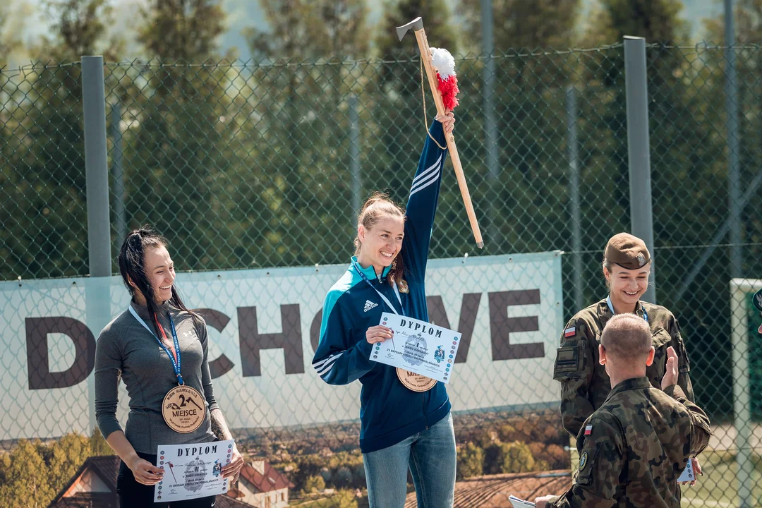 Bieg Harnasia w Wybrzeżu (gmina Dubiecko). Trudne przeszkody, woda i dobra zabawa