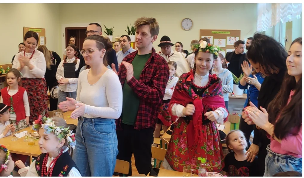 Przedszkolaki prezentują swoje talenty