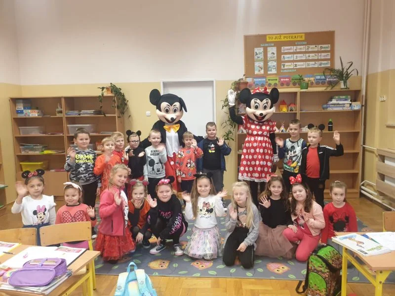 Dzień Myszki Miki w Szkole Podstawowej w Radomyślu Wielkim [ZDJĘCIA] - Zdjęcie główne