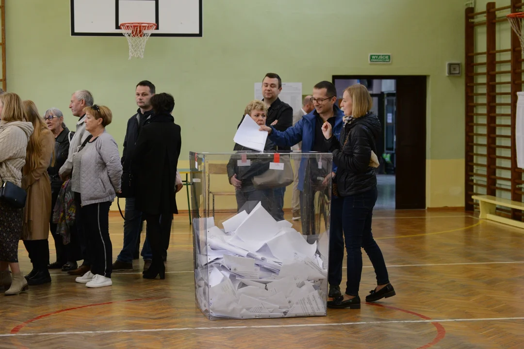 Wybory 2023: Tak głosuje Tarnobrzeg