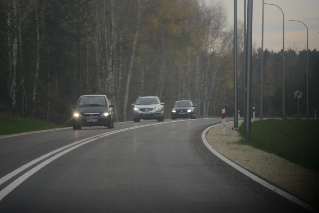 Uroczyste otwarcie obwodnicy Tarnobrzega - pierwsze pojazdy na tej drodze