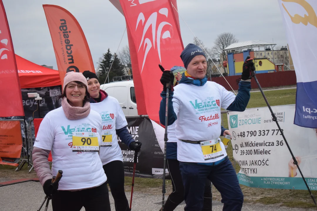 Bieg Policz sie z Cukrzycą. Miłośnicy Nordic Walking również grali razem z WOŚP [ZDJĘCIA, VIDEO] - Zdjęcie główne