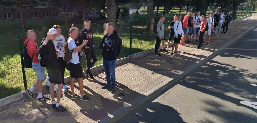 Mieszkańcy Rzeszowa przyłapani na Google Street View. Niektóre fotografie mogą szokować [ZDJĘCIA] - Zdjęcie główne