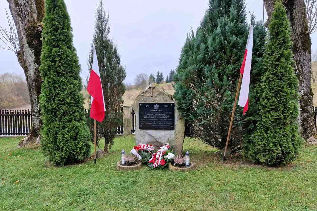 Obelisk w Czarnej