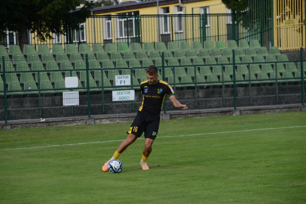 Trzecia liga, grupa 4: Siarka Tarnobrzeg - Garbarnia Kraków 0:0