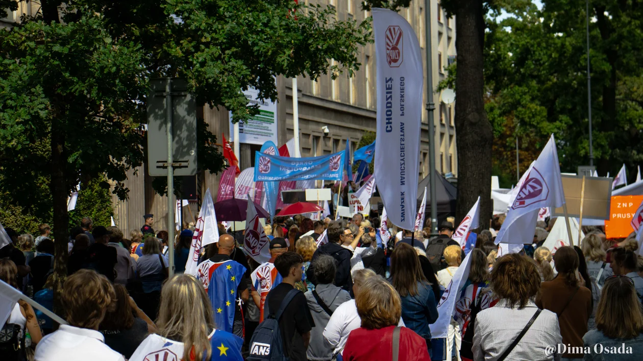 Protest zgromadził nauczycieli z całego kraju