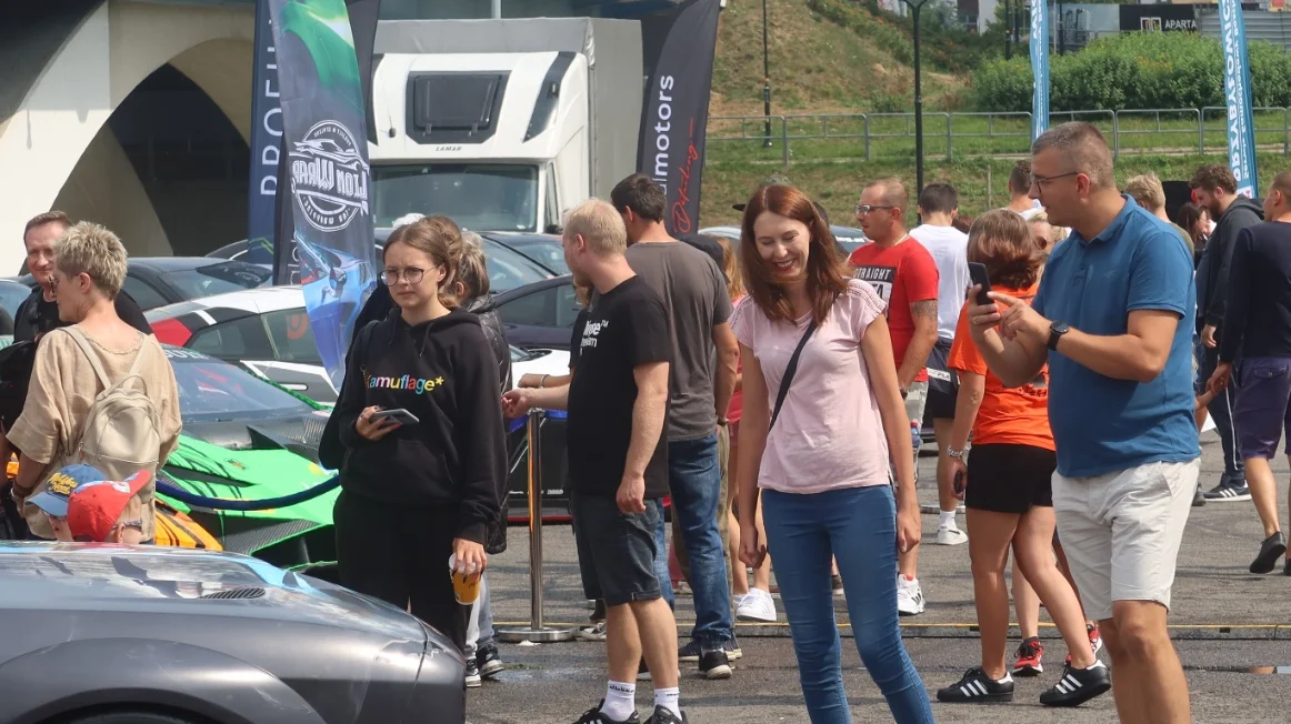 "SUPER CAR WEEKEND" na Podpromiu w Rzeszowie