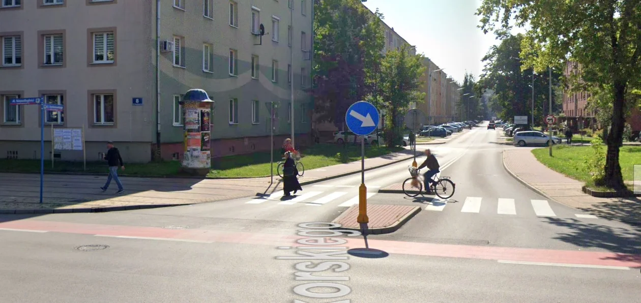 Mieszkańcy Mielca na zakupach, spacerze, w pracy i drodze ze szkoły uchwyceni przez kamery Google Street View