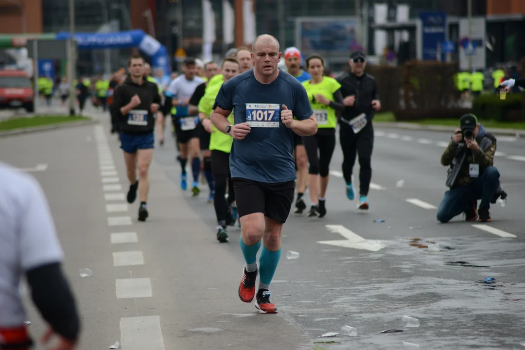 16. PKO Półmaraton Rzeszowski oraz 8. PKO Sztafeta Półmaratońska w Rzeszowie - dużo zdjęć z trasy i mety