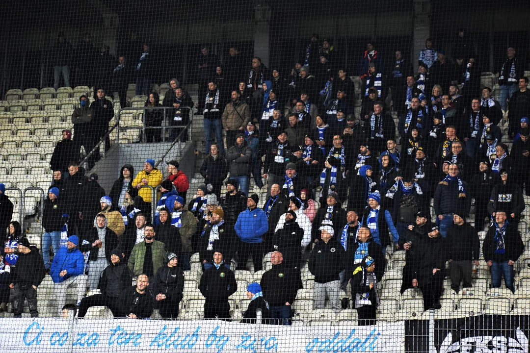 Spotkanie PGE FKS Stali Mielec z Cracovią. Kibice Stali i Cracovii