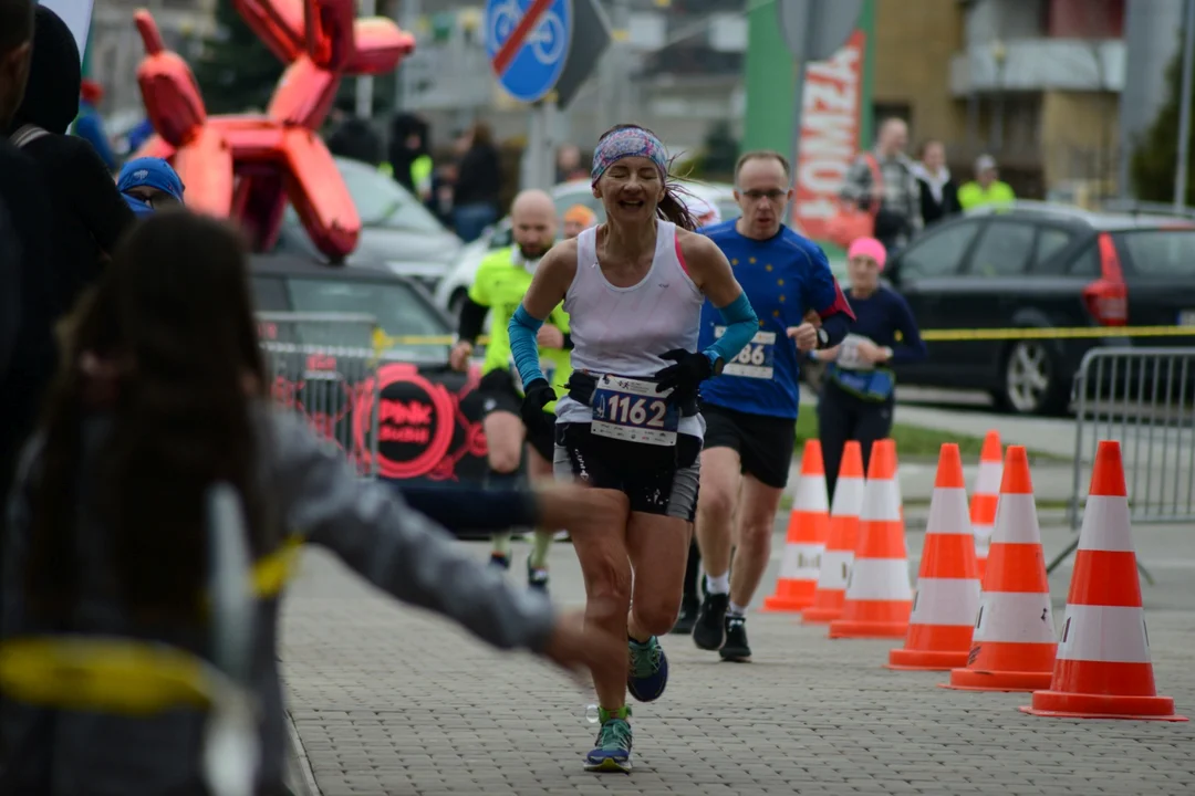 16. PKO Półmaraton Rzeszowski oraz 8. PKO Sztafeta Półmaratońska w Rzeszowie - dużo zdjęć z trasy i mety