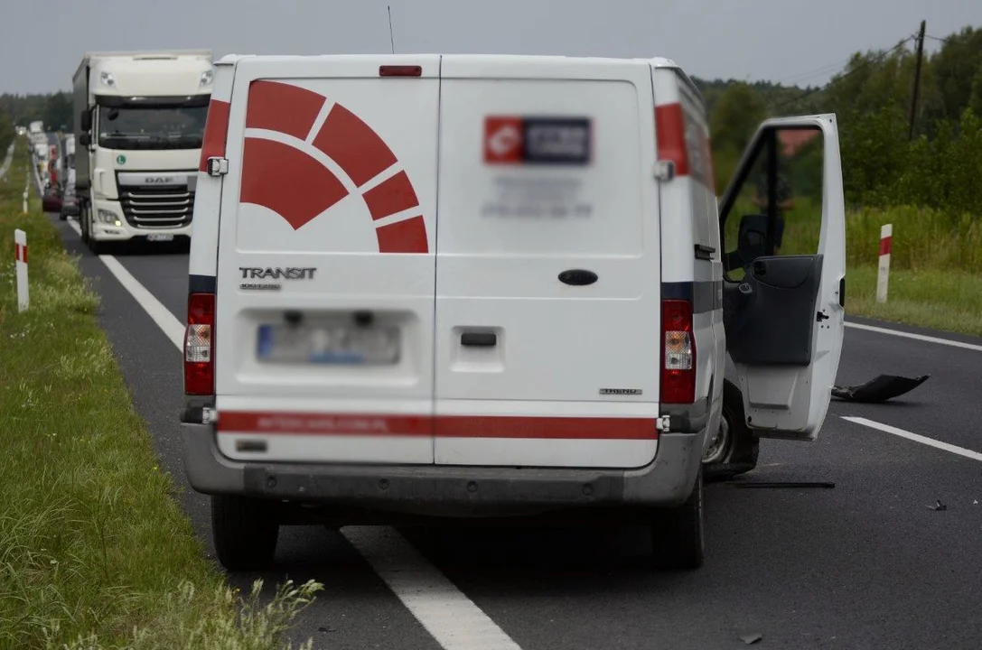 Zderzenie dwóch samochodów na DK9 w Hadykówce.