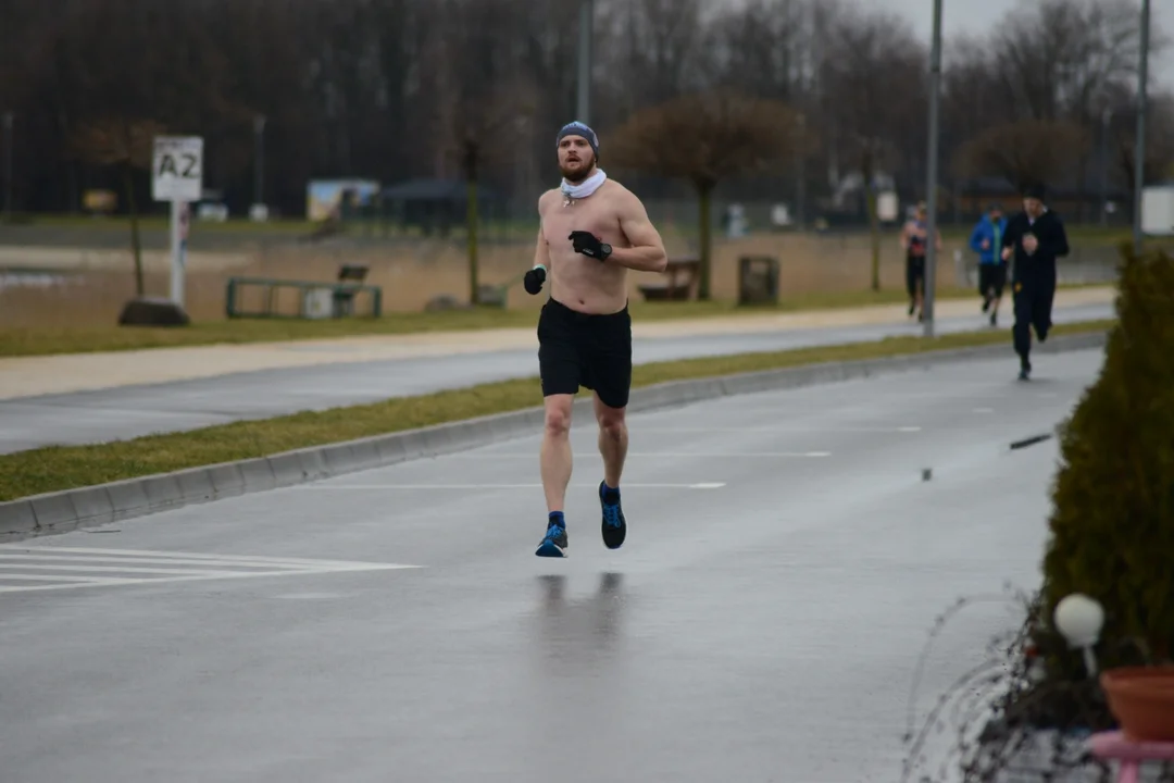 XI Bieg Zimowy wokół Jeziora Tarnobrzeskiego oraz Yeti Run Zimowy Bieg w Szortach