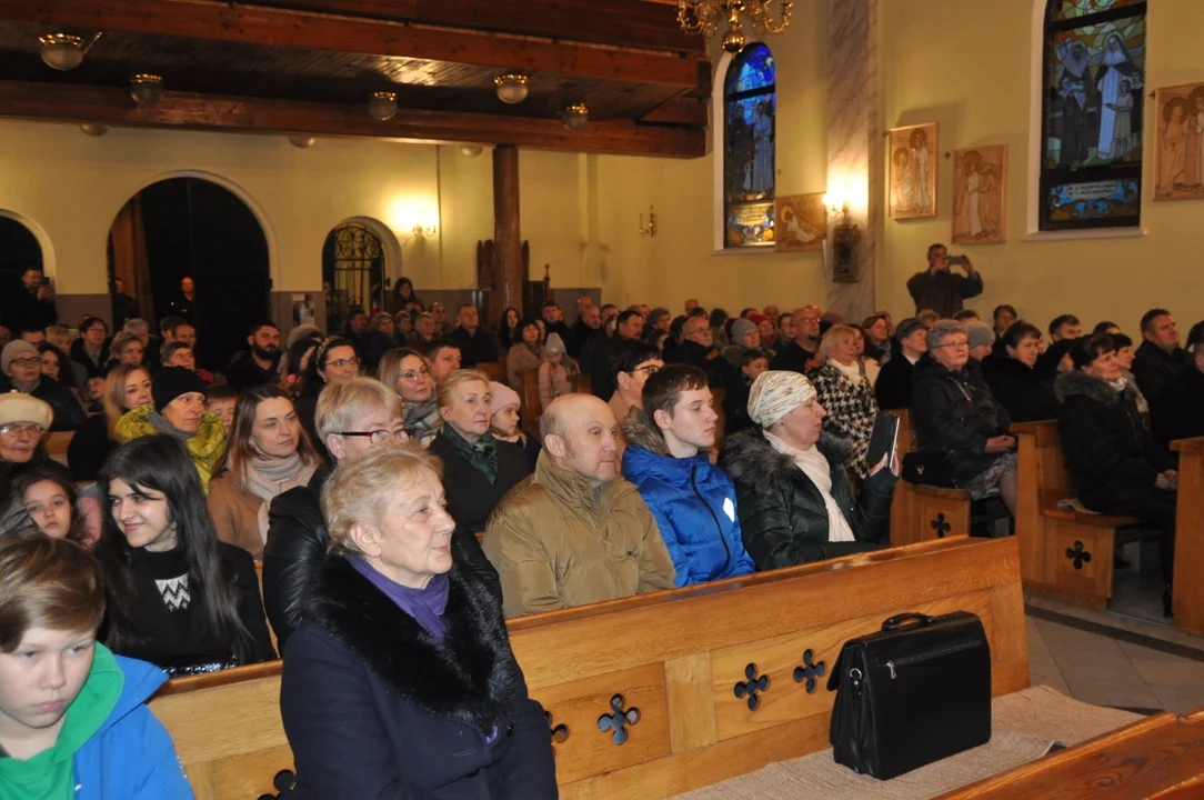 Koncert kolęd Orkiestry Dętej Dobrynin w kościele w Dobryninie