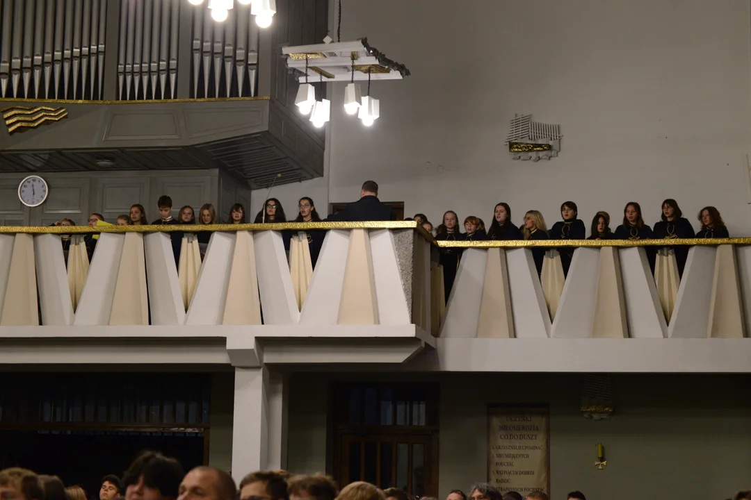 Relikwie bł. Carlo Acutisa, jednego z patronów Światowych Dni Młodzieży, w Parafii Św. Barbary w Tarnobrzegu