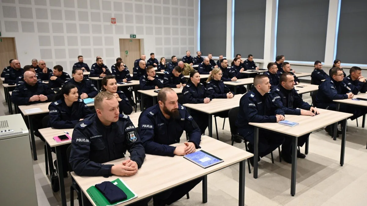 Policjanci z Mielca rozpoczęli szkolenie - Zdjęcie główne