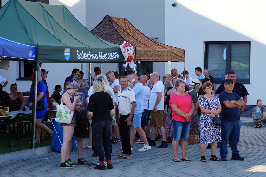 Ekobazar w Myczkowie. Dania kuchni regionalnej, produkty lokalne oraz bieszczadzkie rękodzieło [ZDJĘCIA, WIDEO] - Zdjęcie główne