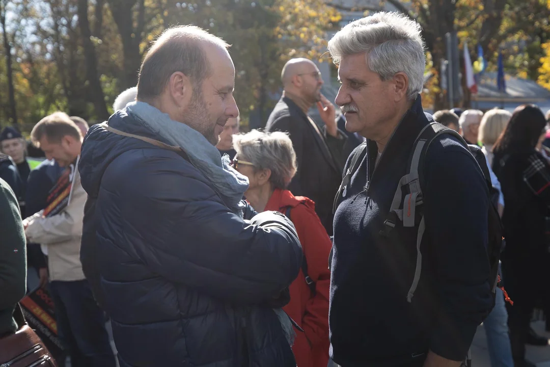 Konrad Fijołek na proteście samorządowców w Warszawie